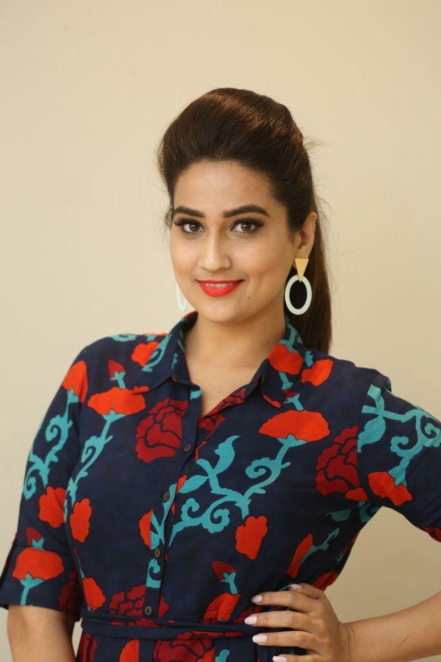 Anchor Manjusha Latest New Pics