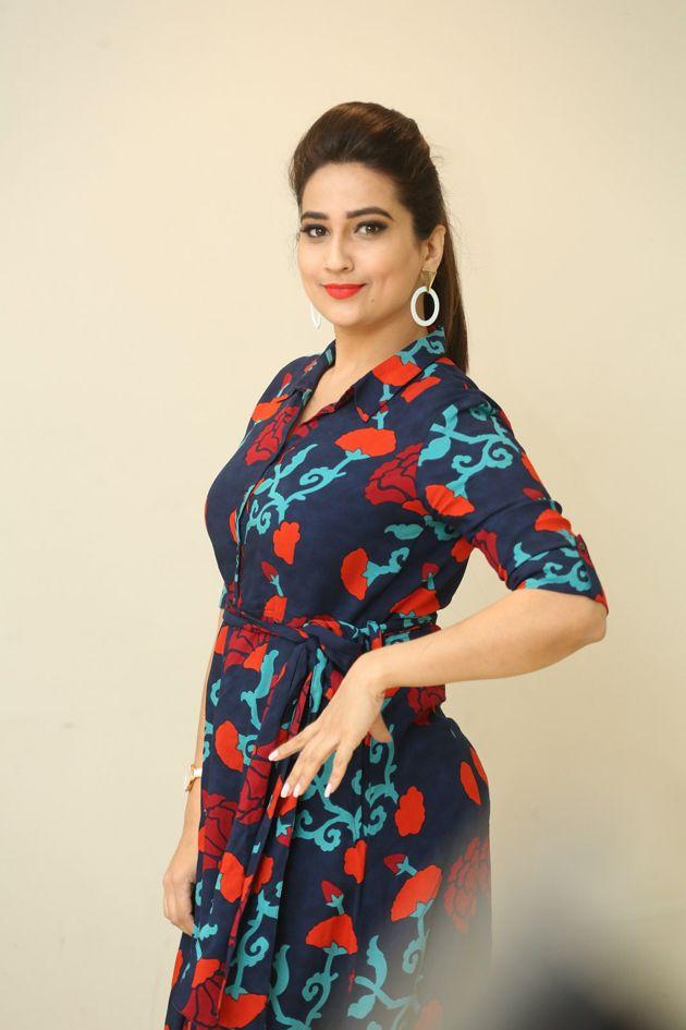 Anchor Manjusha Latest New Pics