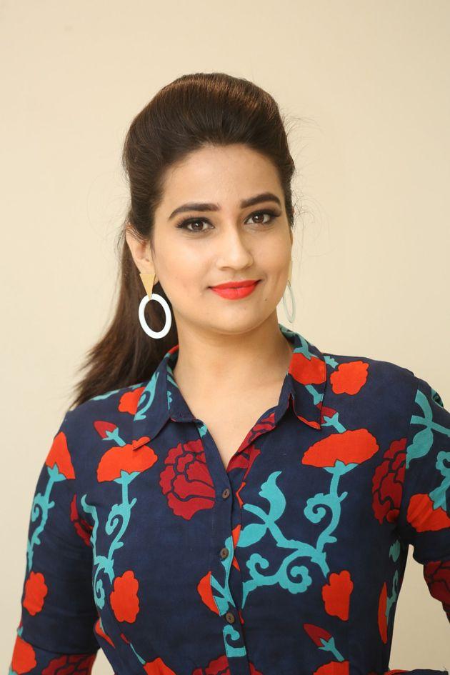 Anchor Manjusha Latest New Pics