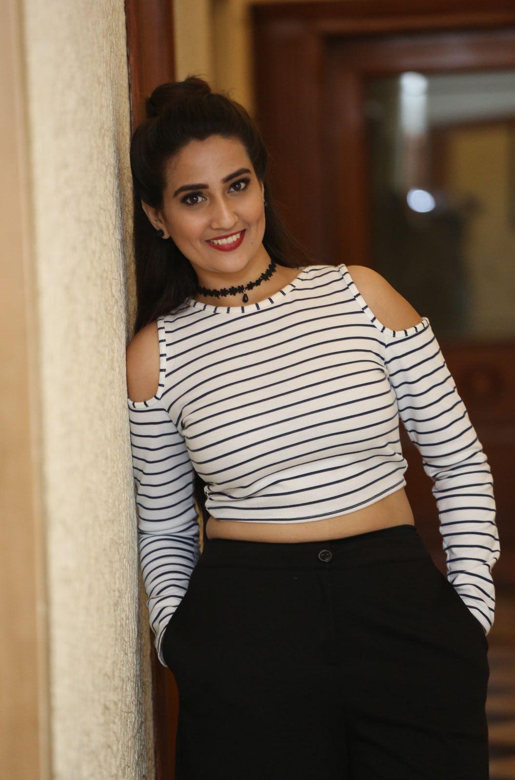 Anchor Manjusha Latest Photo Stills