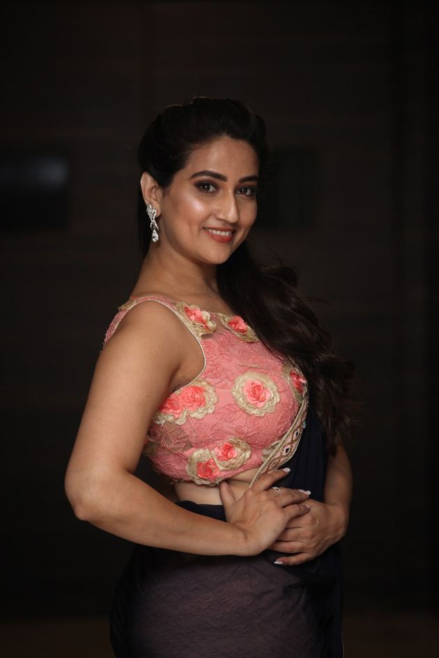 Anchor Manjusha New Clicks