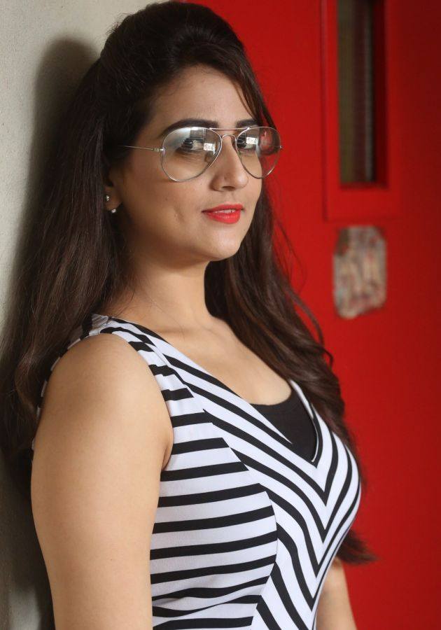 Anchor Manjusha Photoshoot