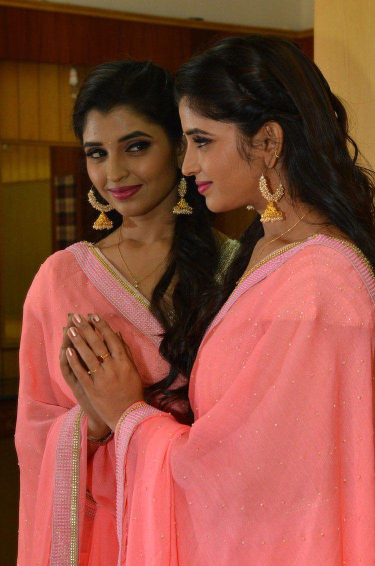 Anchor Shyamala New Photos