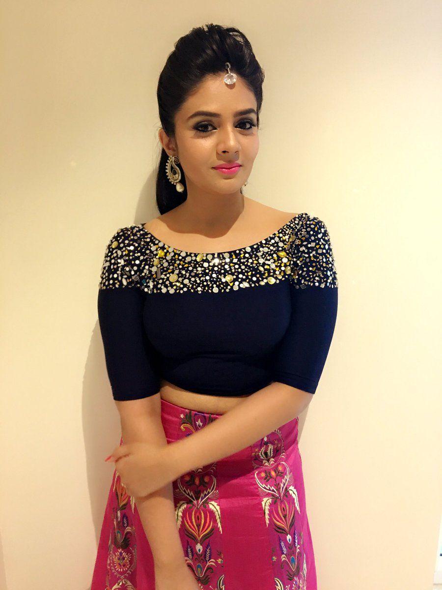 Anchor Sreemukhi Latest 2017 Stills