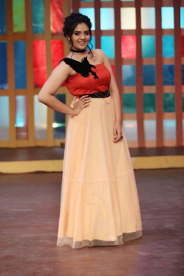 Anchor Sreemukhi Latest Photo Shoot Gallery