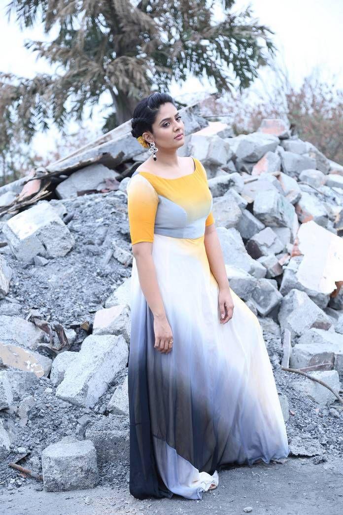 Anchor Sreemukhi Latest Photo Shoot Gallery