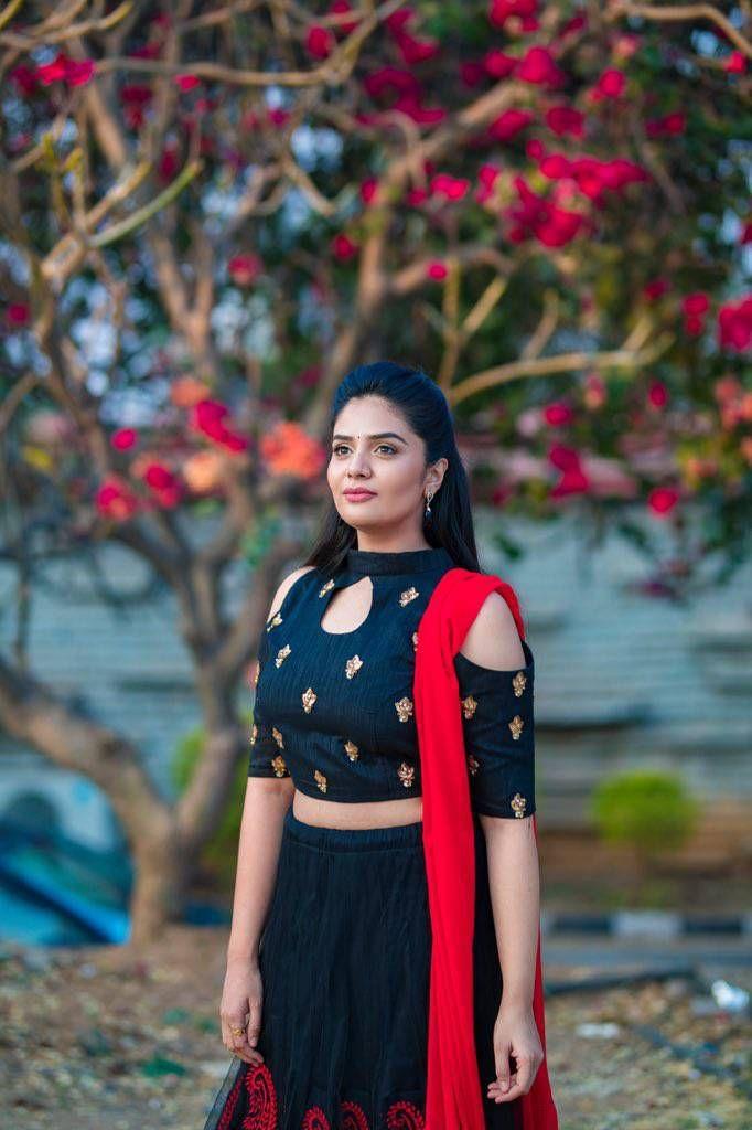 Anchor Sreemukhi Latest Photo Shoot Gallery