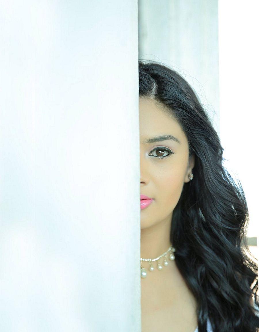 Anchor Sreemukhi Latest Photoshoot 2017 Stills