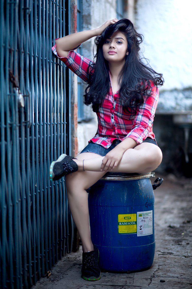 Anchor Sreemukhi Latest Photoshoot 2017 Stills