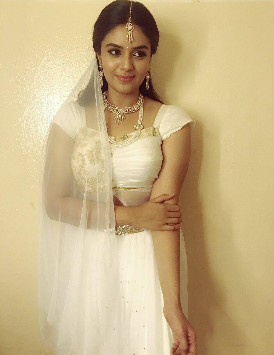 Anchor Sreemukhi Latest Photoshoot Images 2018