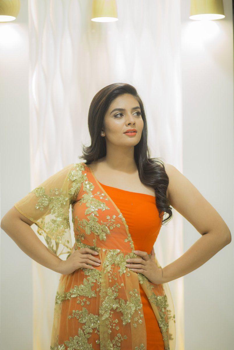 Anchor Sreemukhi Latest Photoshoot Images 2018