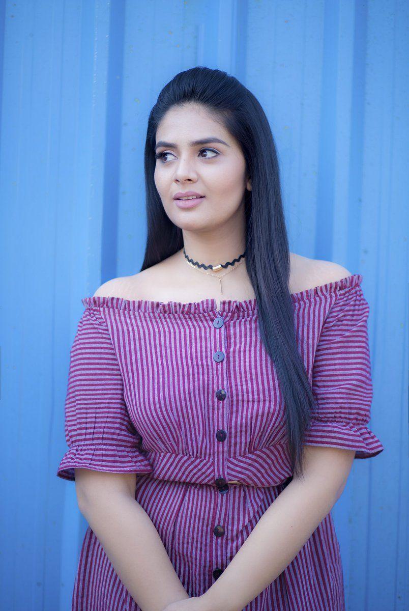 Anchor Sreemukhi Latest Photoshoot Images 2018