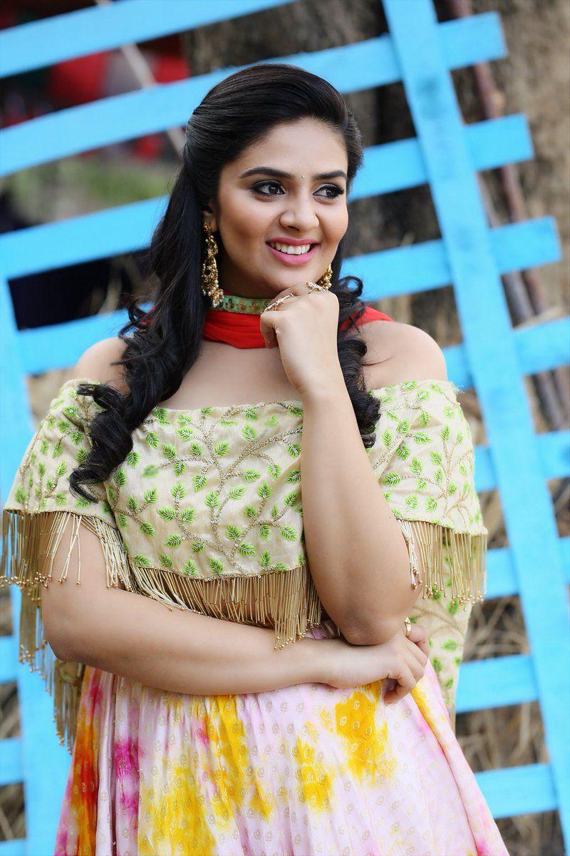 Anchor Sreemukhi Latest Photoshoot Images 2018