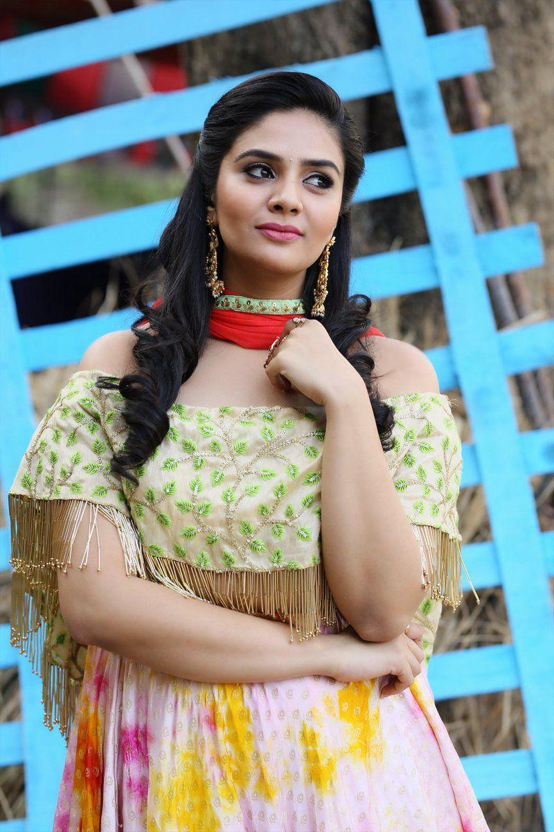 Anchor Sreemukhi Latest Photoshoot Images 2018