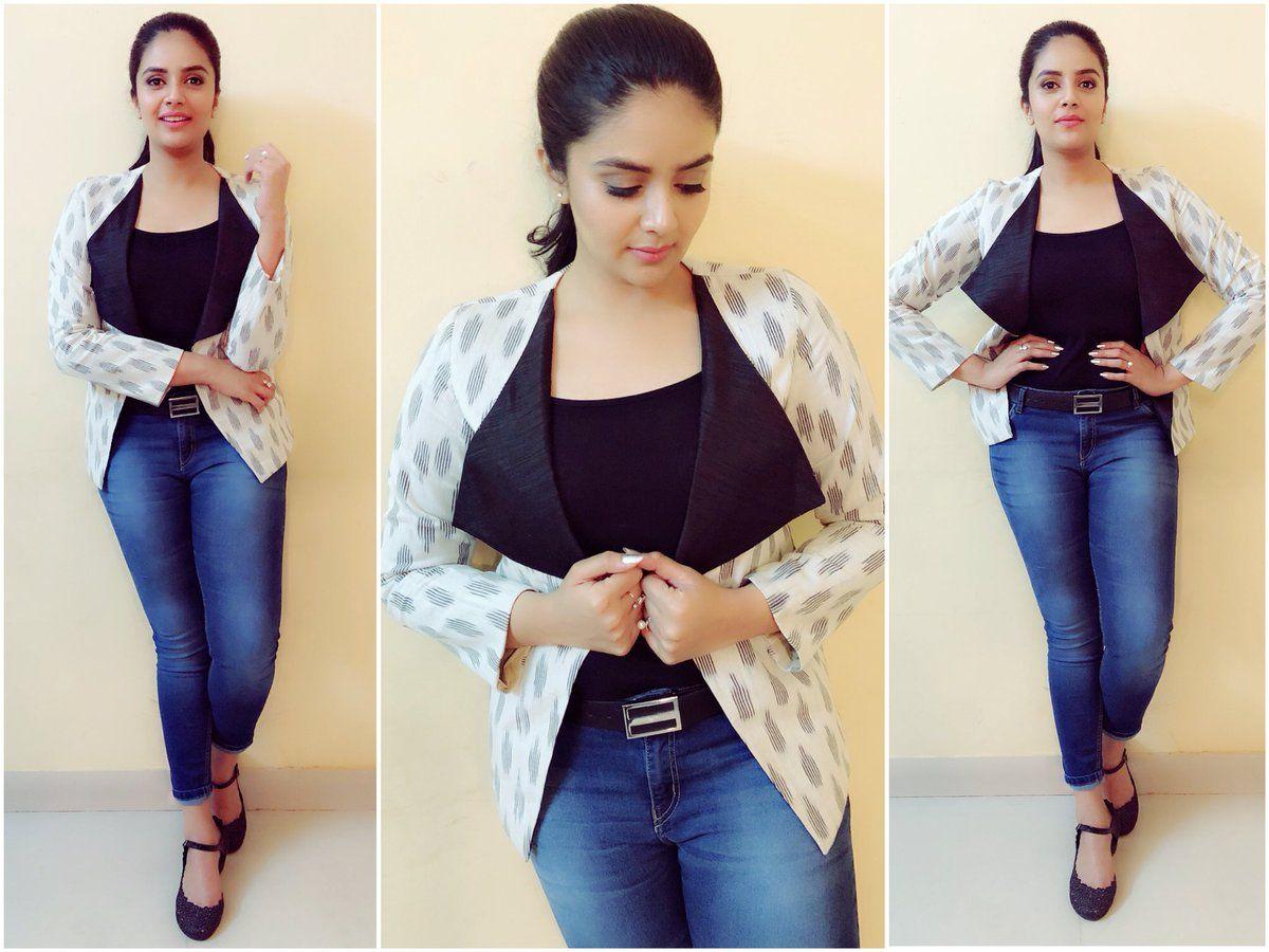 Anchor Sreemukhi Latest Photoshoot Images 2018