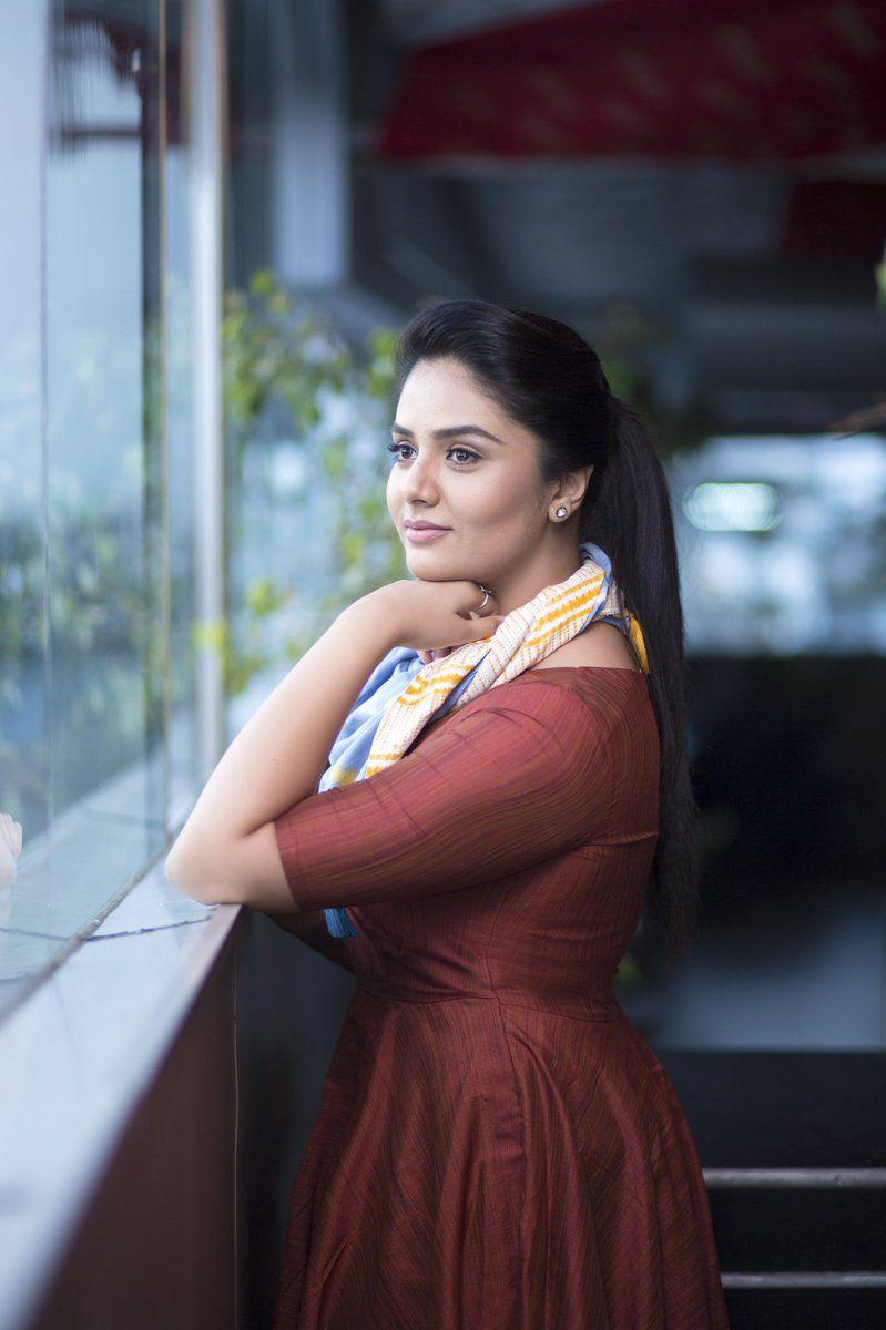 Anchor Sreemukhi Latest Photoshoot Images 2018