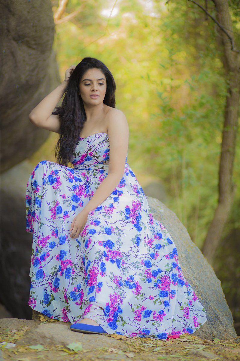 Anchor Sreemukhi Latest Photoshoot Images 2018