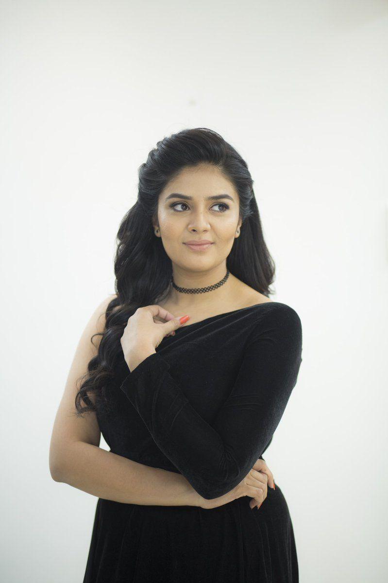 Anchor Sreemukhi Latest Photoshoot Images 2018