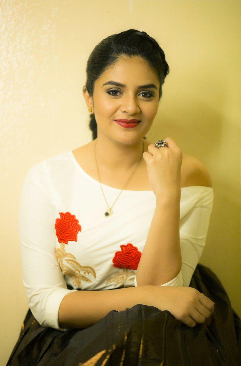 Anchor Sreemukhi Latest Photoshoot Images 2018