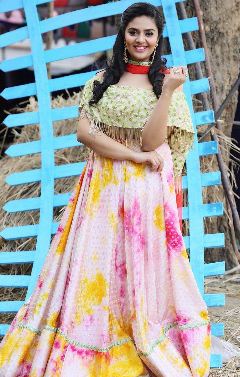 Anchor Sreemukhi Latest Photoshoot Images 2018