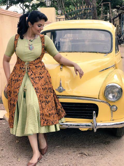 Anchor Sreemukhi Latest Stills 2017