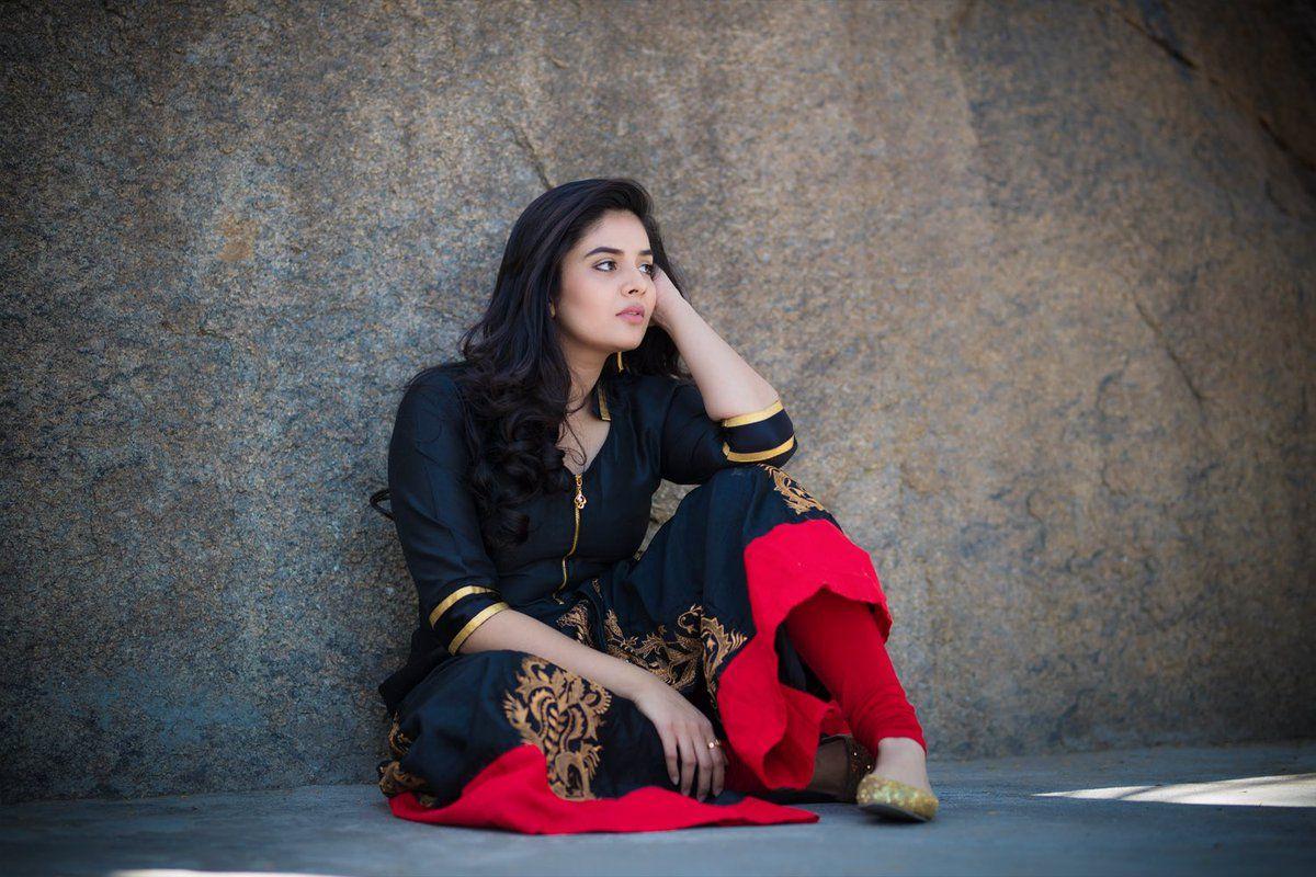 Anchor Sreemukhi Looking Adorable Photoshoot Stills