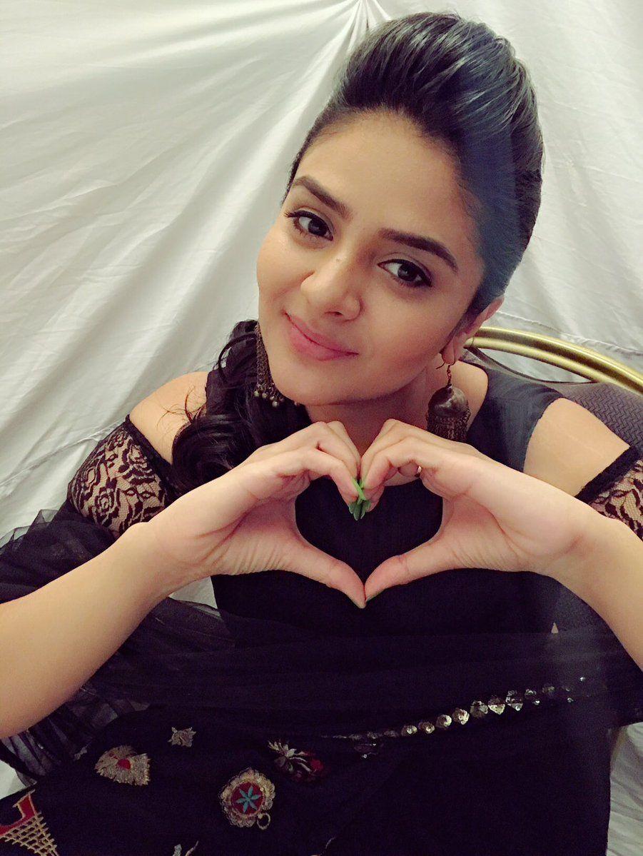 Anchor Sreemukhi Looking Adorable Photoshoot Stills