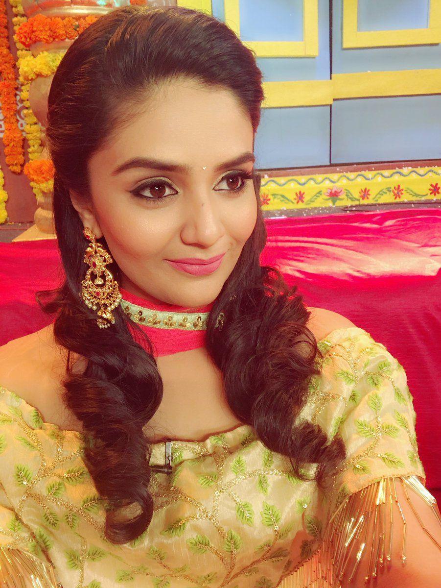 Anchor Sreemukhi Looking Adorable Photoshoot Stills