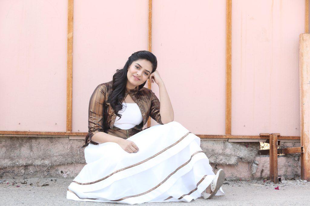 Anchor Sreemukhi Looking Adorable Photoshoot Stills
