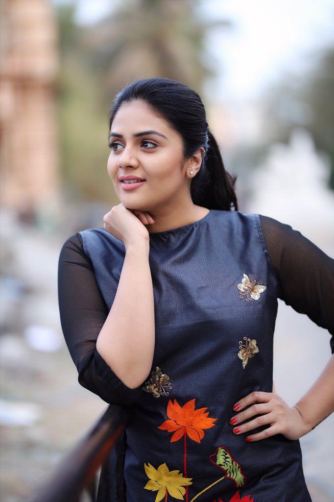 Anchor Sreemukhi Looking Adorable Photoshoot Stills