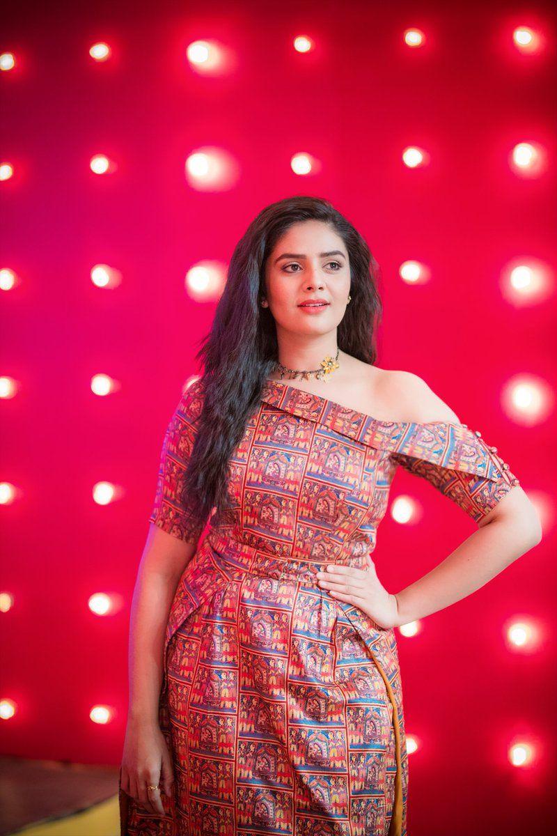 Anchor Sreemukhi Looking Adorable Photoshoot Stills