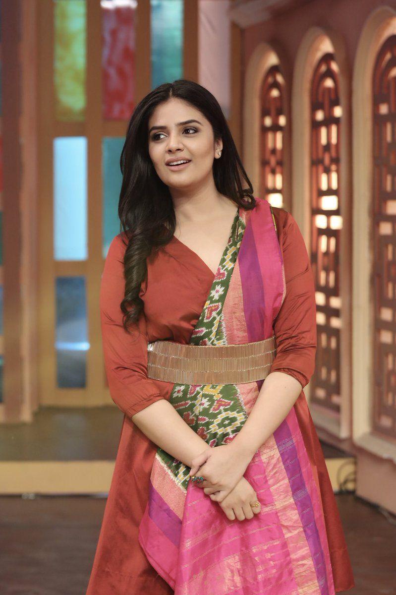 Anchor Sreemukhi Looking Adorable Photoshoot Stills
