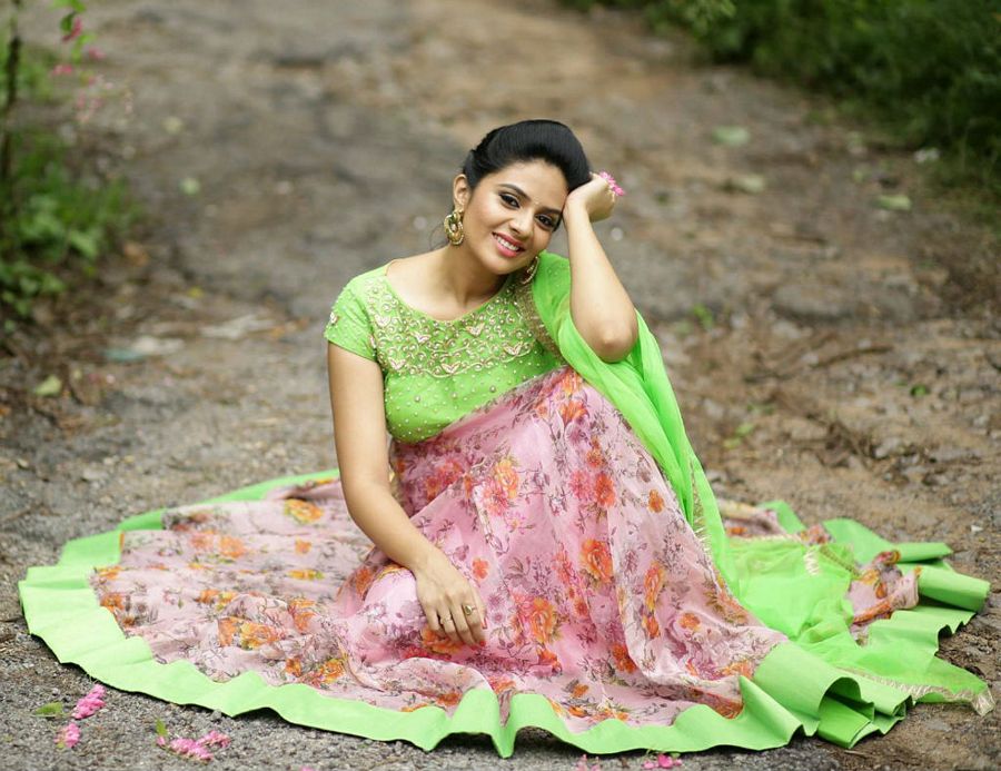 Anchor Srimukhi latest Pictures