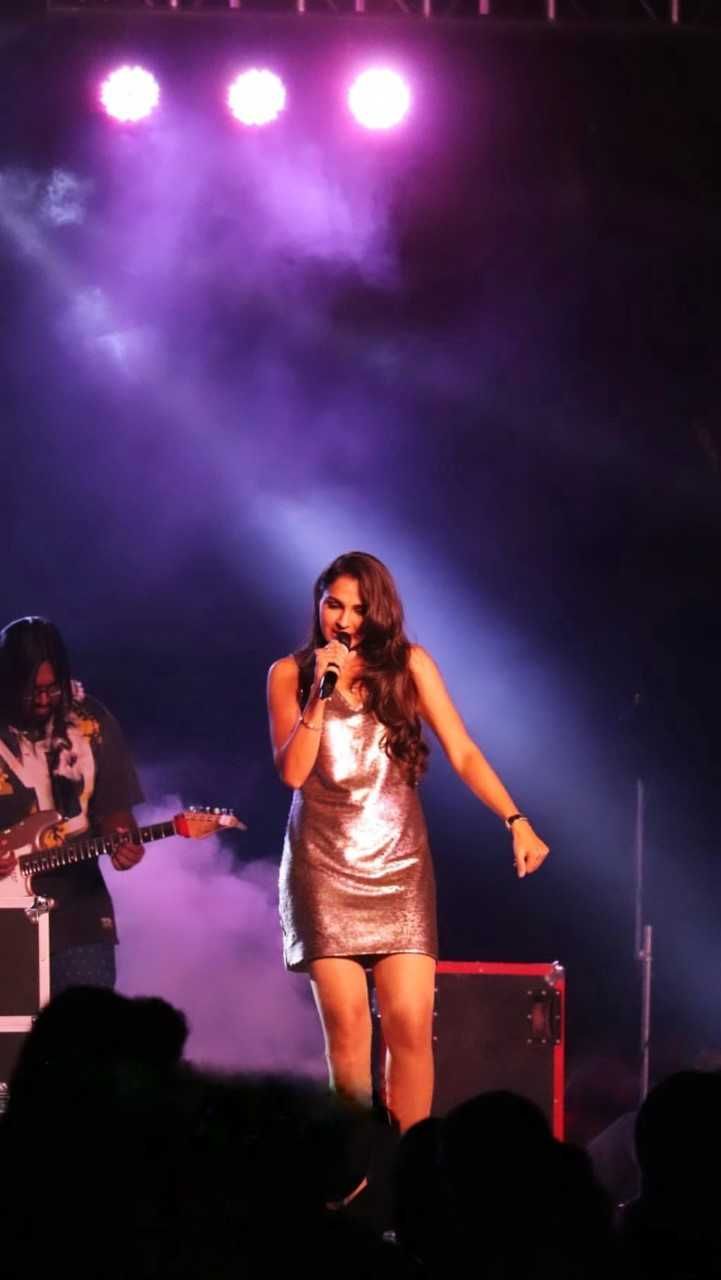 Andrea Jeremiah Performance Pictures