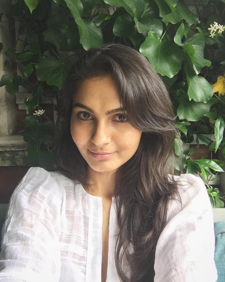 Andrea Jeremiah Sexy Pics