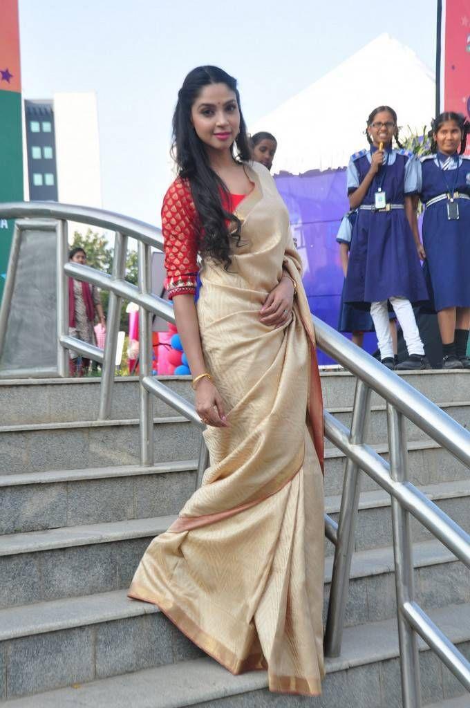 Angana Roy Stills At Teaching Tree Carnival