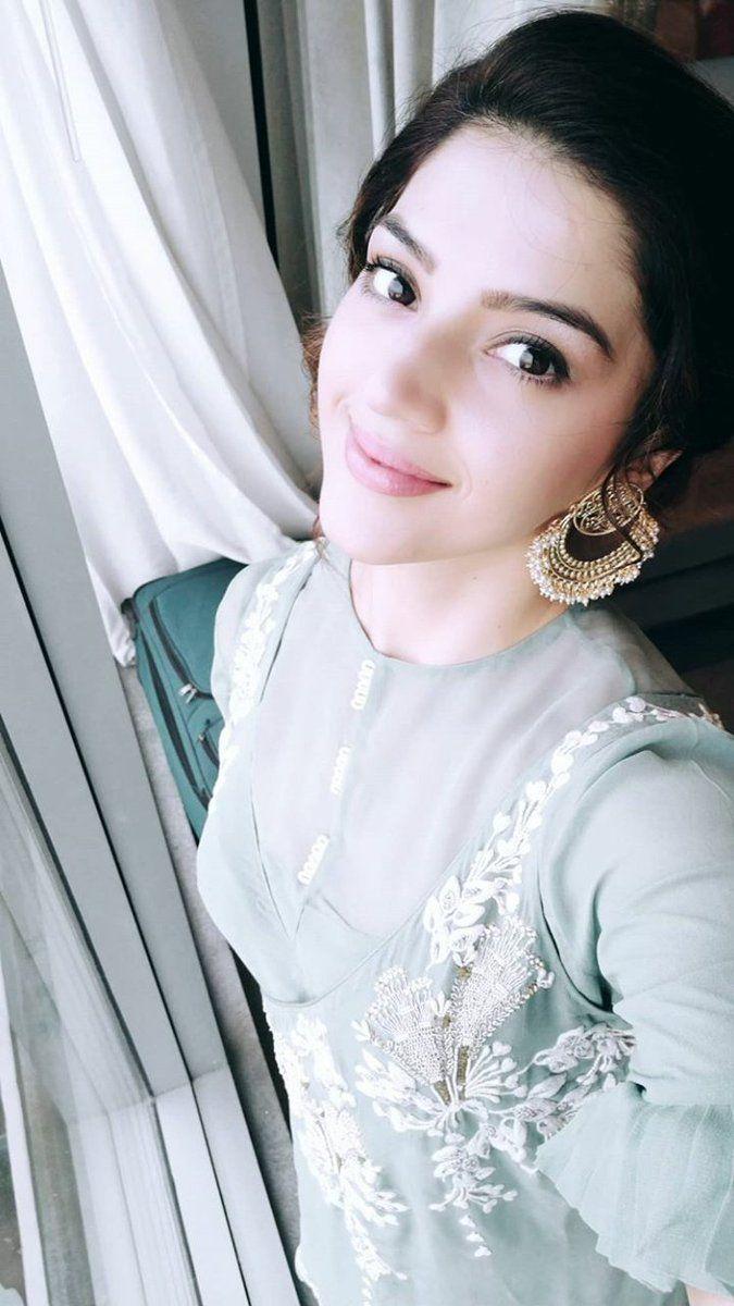 Angel Mehreen Pirzada Looks Absolutely Stunning Photos