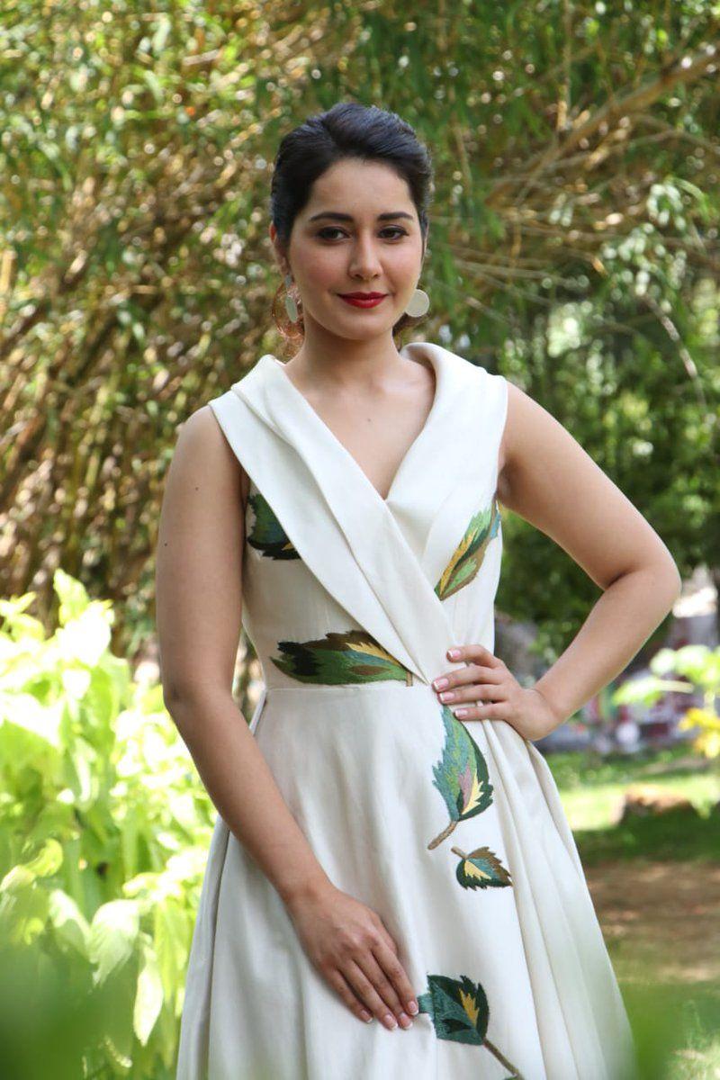 Angelic Beauty Rashi Khanna Looking Gorgeous Photo Stills