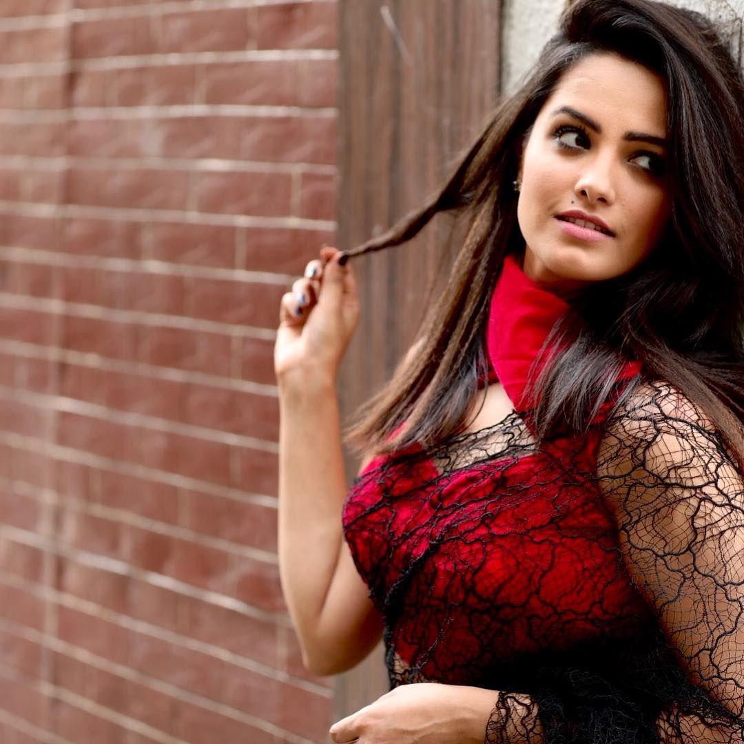 Anita Hassanandani Reddy Rare & Unseen Photos