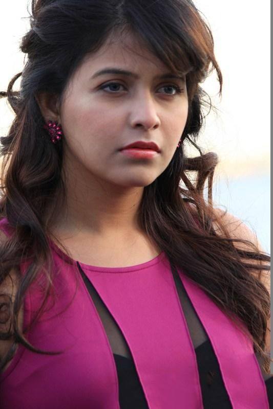Anjali Chitrangada Movie Pics