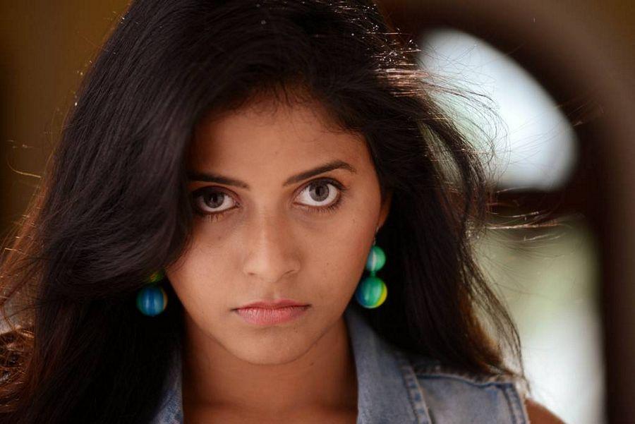 Anjali Stills From Chitrangada Movie