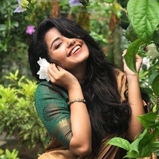 Anupama Parameshwaran Sari Images