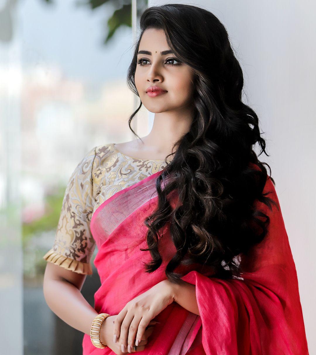Anupama Parameshwaran looking gorgeous in this Saree