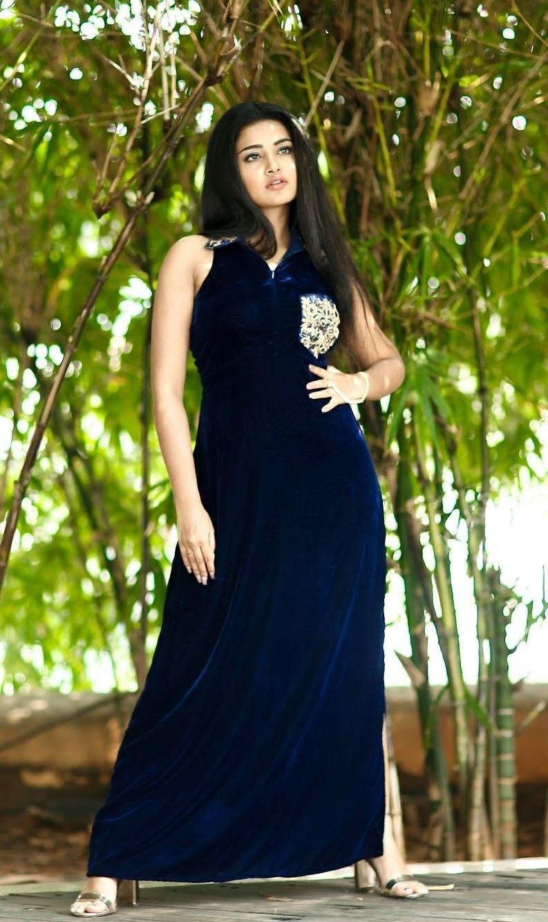 Anupama Parameswaran Latest Images & Photoshoot Stills