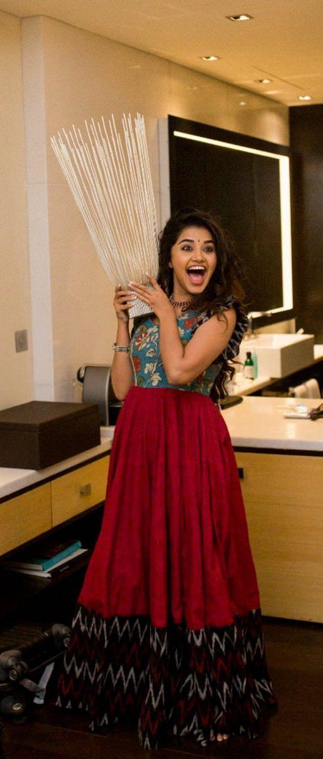 Anupama Parameswaran Latest New Pics