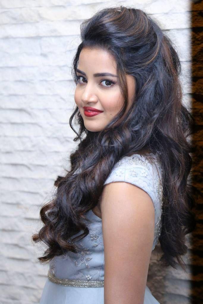 Anupama Parameswaran Stills at Vunnadi Okate Zindagi Pre Release Event