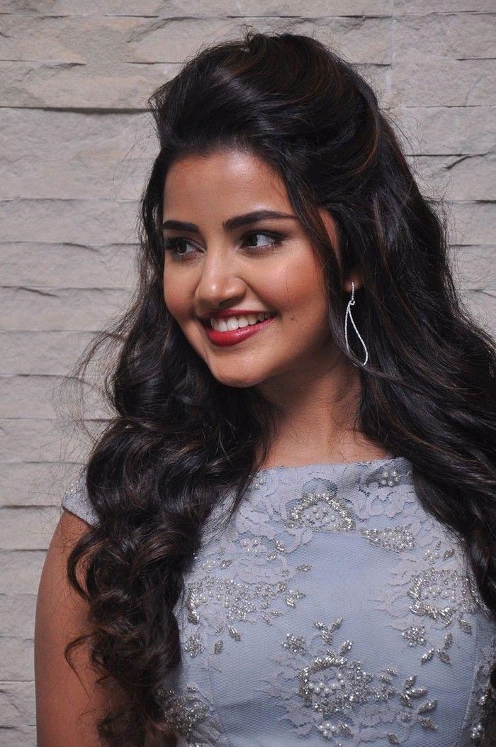 Anupama Parameswaran Stills at Vunnadi Okate Zindagi Pre Release Event