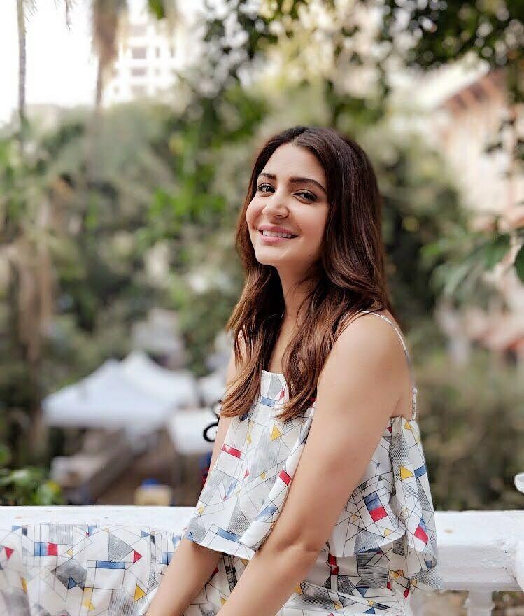 Anushka Sharma Latest HD Hot & Spicy Colse Up Wallpapers