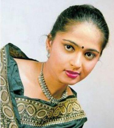 Anushka Shetty First Photoshoot Pictures Goes Viral