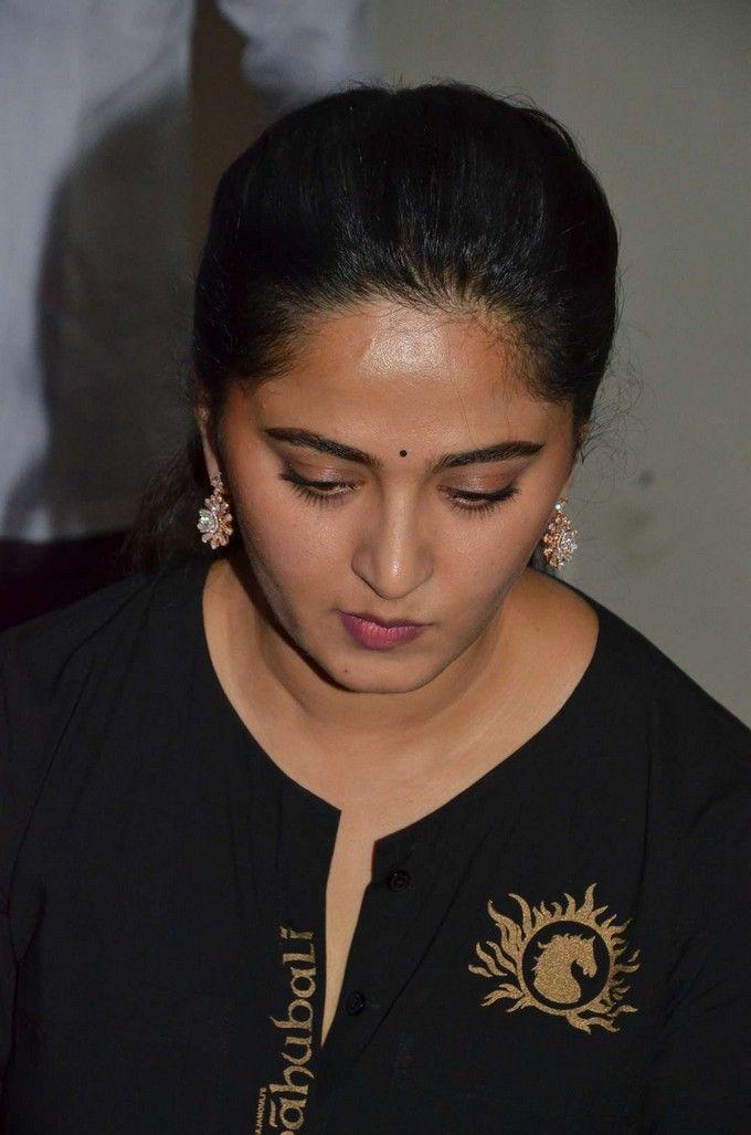Anushka Stills At Baahubali 2 Tamil Film Press Meet
